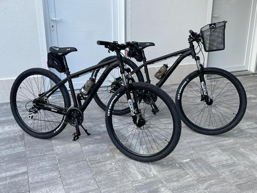 Exclusive Apartments Ellen & Micol-With 3 Free Mountain Bikes Pjescana Uvala Εξωτερικό φωτογραφία